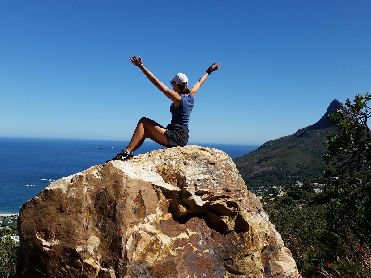 girl_freedom_climbing_hiking_happiness_summer_lifestyle_young-1201905.jpg!d